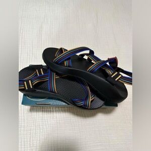 Men’s chacos size 11